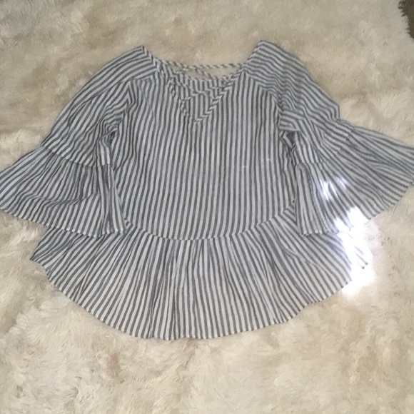 NWOT-blue and white seersucker printed shift top - Picture 4 of 6